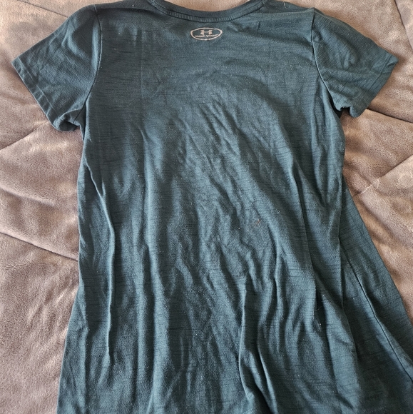Underarmour shirts - Picture 4 of 4
